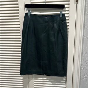 Elegant Maxima green  Leather Skirt  NWT